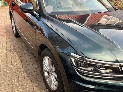 Second-hand VW Tiguan Highline 190 CP (139 kW) 2017 Verde SUV