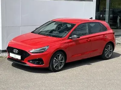 Gebraucht Hyundai i30 Advantage 168 PS (123 kW) 2024 Rot Limousine