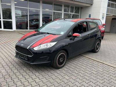 Usata Ford Fiesta Trend 82 CV (60 kW) 2016 Nero Utilitaria