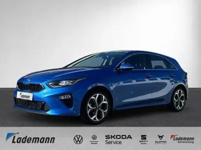 Gebraucht Kia Ceed Spirit 140 PS (102 kW) 2019 (b3l) blue flame Kleinwagen