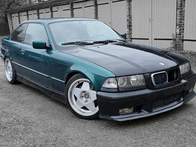 Usata BMW 320 Basis 150 CV (110 kW) 1992 Verde Coupé