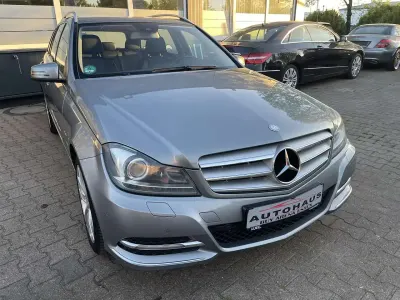 Gebraucht Mercedes C300 Avantgarde 231 PS (169 kW) 2012 Palladiumsilber  metalliclack Kombi