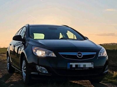 Gebraucht Opel Astra Design Edition 120 PS (88 kW) 2011 Schwarz Kombi