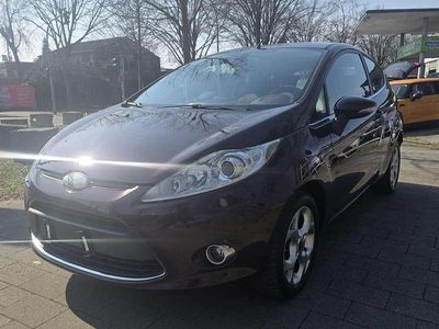 Gebraucht Ford Fiesta 82 PS (60 kW) 2009 Rot Kleinwagen