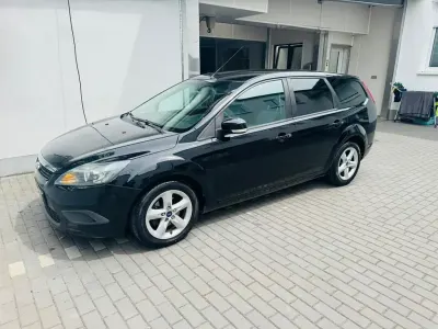 Gebraucht Ford Focus 109 PS (80 kW) 2010 Schwarz Kombi