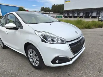 Gebraucht Peugeot 308 82 PS (60 kW) 2016 Weiß Kleinwagen