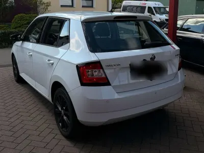 Gebraucht Skoda Fabia 60 PS (44 kW) 2016 Weiß Limousine