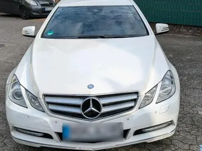 Gebraucht Mercedes E220 170 PS (125 kW) 2026 Weiß Coupé