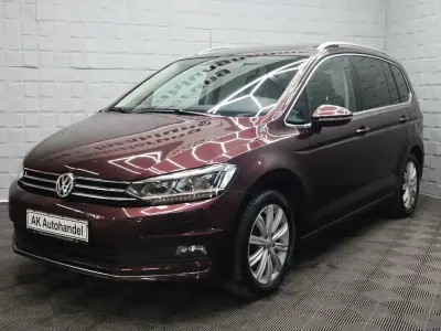 Gebraucht VW Touran Highline 150 PS (110 kW) 2017 Rot Van / Kleinbus
