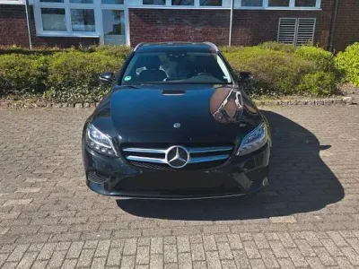 Gebraucht Mercedes C300e 194 PS (142 kW) 2020 Schwarz Limousine