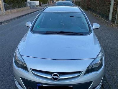 Gebraucht Opel Astra Edition 110 PS (80 kW) 2012 Grau Kombi