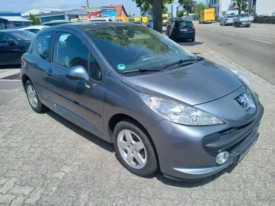 Gebraucht Peugeot 207 95 PS (69 kW) 2009 Grau Limousine