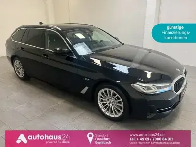Gebraucht BMW 530e Sport Line 292 PS (214 kW) 2022 Schwarz Kombi