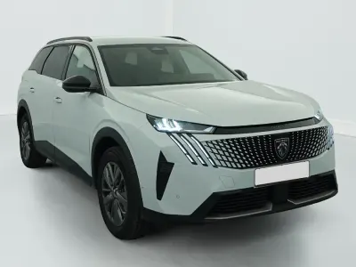 Gebraucht Peugeot 5008 Allure 136 PS (100 kW) 2025 (blanc okenite) SUV