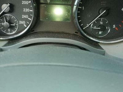 Mercedes R320