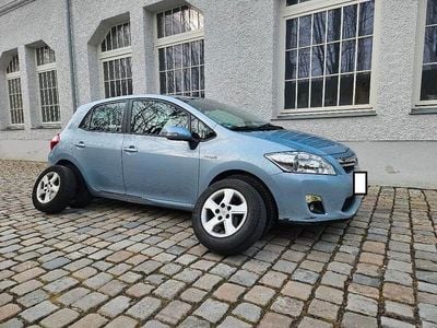Gebraucht Toyota Auris Hybrid Life 99 PS (72 kW) 2011 Blau Limousine