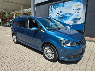 Gebraucht VW Touran Cup 140 PS (102 kW) 2015 Blau Van / Kleinbus