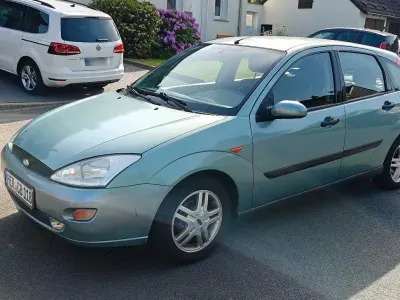 Gebraucht Ford Focus 100 PS (73 kW) 2026 Grün Limousine