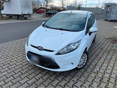 Weiß Gebraucht 2011 Ford Fiesta Trend Kleinwagen | 3.100 € (Fairer Preis)
