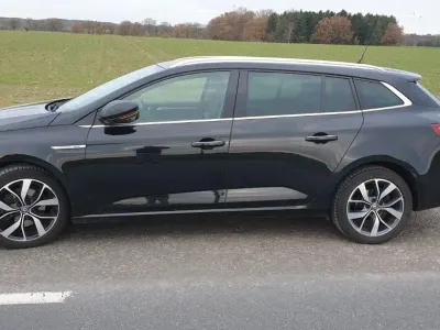 Gebraucht Renault Mégane GrandTour Bose Edition 131 PS (96 kW) 2017 Schwarz Kombi