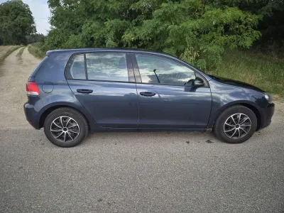 Gebraucht VW Golf VI Comfortline 122 PS (89 kW) 2011 Blau Kleinwagen