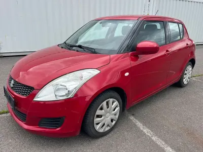 Gebraucht Suzuki Swift Club 94 PS (69 kW) 2012 Rot Kleinwagen
