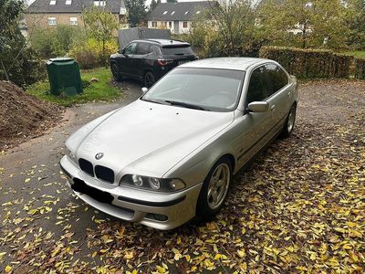 BMW 523