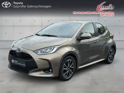 Gebraucht Toyota Yaris Hybrid Team 116 PS (85 kW) 2022 Braun Limousine
