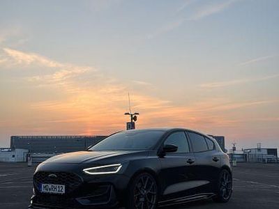 Usata Ford Focus ST 280 CV (205 kW) 2022 Nero Berlina