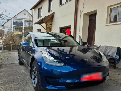 Second-hand Tesla Model 3 225 kW (306 CP) 2019 Albastru Berlinǎ