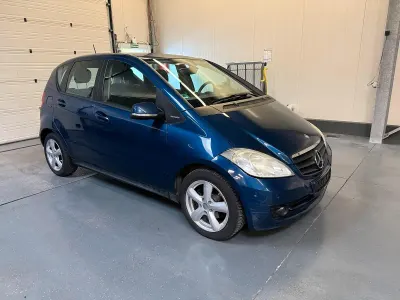 Gebraucht Mercedes A160 95 PS (69 kW) 2010 Blau Limousine