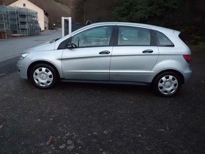 Gebraucht Mercedes B180 109 PS (80 kW) 2007 Silber Van / Kleinbus