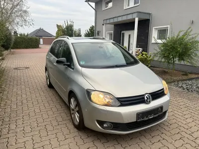 Używany VW Golf Sportsvan Match 105 KM (77 kW) 2012 Srebrny Minivan