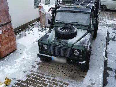 Gebraucht Land Rover Defender 124 PS (91 kW) 2000 Grün SUV