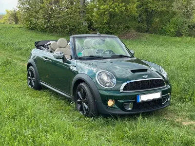 Usata Mini Cooper S Cabriolet 184 CV (135 kW) 2011 Verde Cabrio