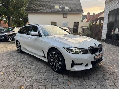 Weiß Gebraucht 2021 BMW 320 Luxury Line Limousine | 25.690 € (Guter Preis)