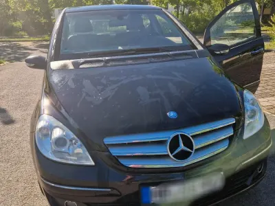 Second-hand Mercedes B200 140 CP (102 kW) 2007 Negru Monovolum