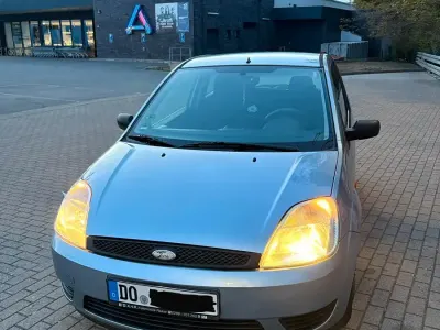 Gebraucht Ford Fiesta 60 PS (44 kW) 2005 Blau Kleinwagen