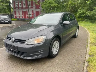 Second-hand VW Golf VII Trendline 105 CP (77 kW) 2014 Gri Berlinǎ