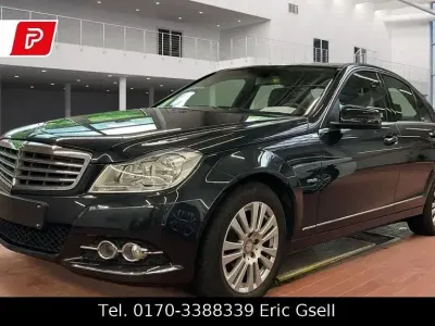 Gebraucht Mercedes C180 120 PS (88 kW) 2011 Schwarz Limousine