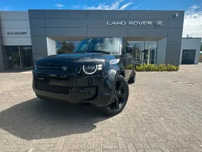 Neu Land Rover Defender SE Dynamic 249 PS (183 kW) 2026 Schwarz SUV