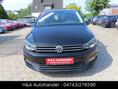 Gebraucht VW Touran IQ Drive 150 PS (110 kW) 2020 Deep black Van / Kleinbus