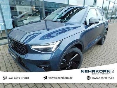 Neu Volvo XC40 Plus 197 PS (144 kW) 2025 Denimblue metallic SUV