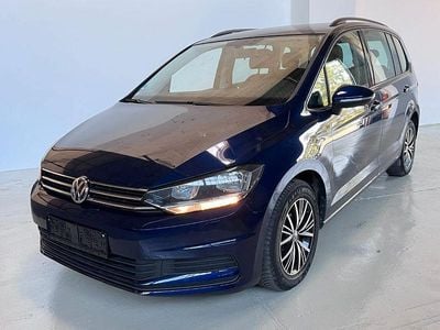 Blau Gebraucht 2019 VW Touran Comfortline Van / Kleinbus | 16.600 € (Guter Preis)