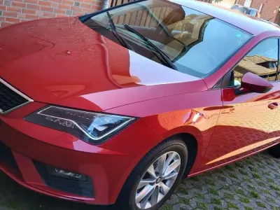 Gebraucht Seat Leon 130 PS (95 kW) 2020 Rot Limousine