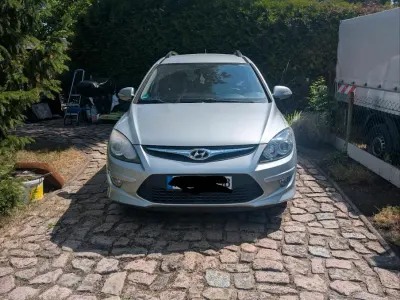 Gebraucht Hyundai i30 116 PS (85 kW) 2011 Silber Kombi