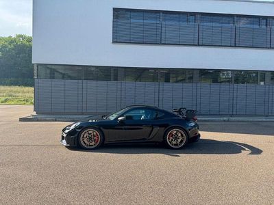 Porsche Cayman GT4