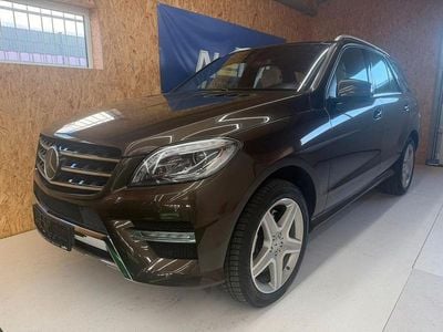 Braun Gebraucht 2012 Mercedes ML350 Edition 1 SUV | 21.590 € (Fairer Preis)
