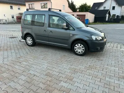 Gebraucht VW Caddy 109 PS (80 kW) 2012 Grau Van / Kleinbus