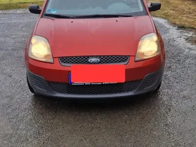 Gebraucht Ford Fiesta 75 PS (55 kW) 2009 Rot Kleinwagen
